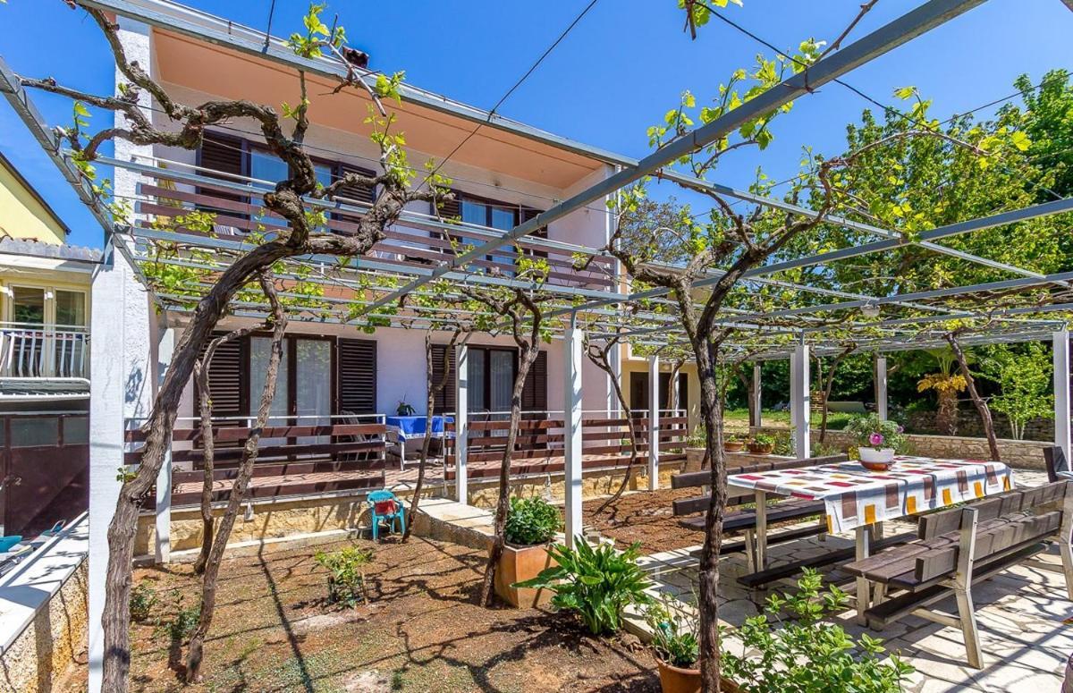 Apartments Dragica Valbandon 外观 照片